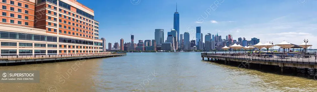 USA, New Jersey, Jersey City. New York Metropolitan Area, view of Manhattan from Jersey City