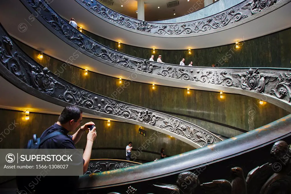 Spiral staircase, Spiral Ramp, Vatican, Rome, Lazio, Italy. The Spiral Ramp is the staircase that leads up from the street into the Vatican museums. I...