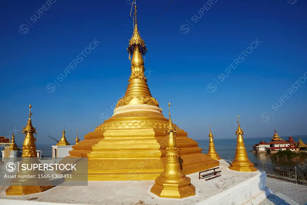 Myanmar (Burma), Mon state, around Mawlamyine (Moulmein), Kyaikkami, Paya Yele.