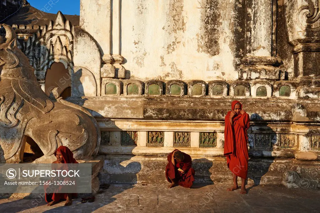 Myanmar (Burma), Mandalay Province, Pagan or Bagan, Patho Ananda temple, full moon festival, Unesco world heritage.