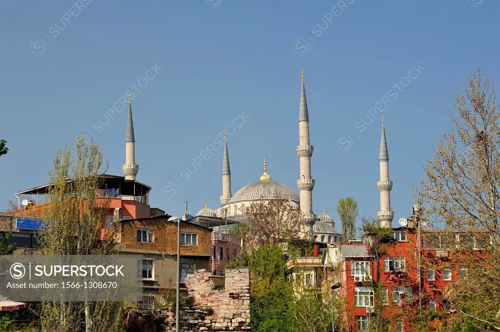 Blue or Sultan Ahmed Mosque viewed from Kennedy Avenue, Istanbul, Turkey
