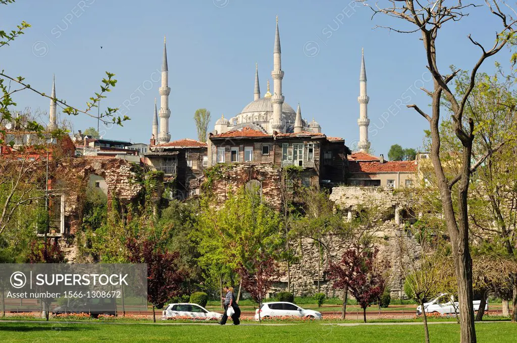 Blue or Sultan Ahmed Mosque viewed from Kennedy Avenue, Istanbul, Turkey