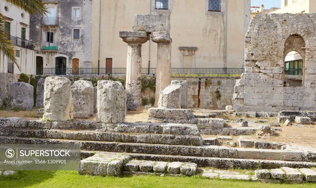 Ruins of Temple of Apollo, Ortigia, Syracuse (Siracusa, Syracuse), Sicily, Italy UNESCO.
