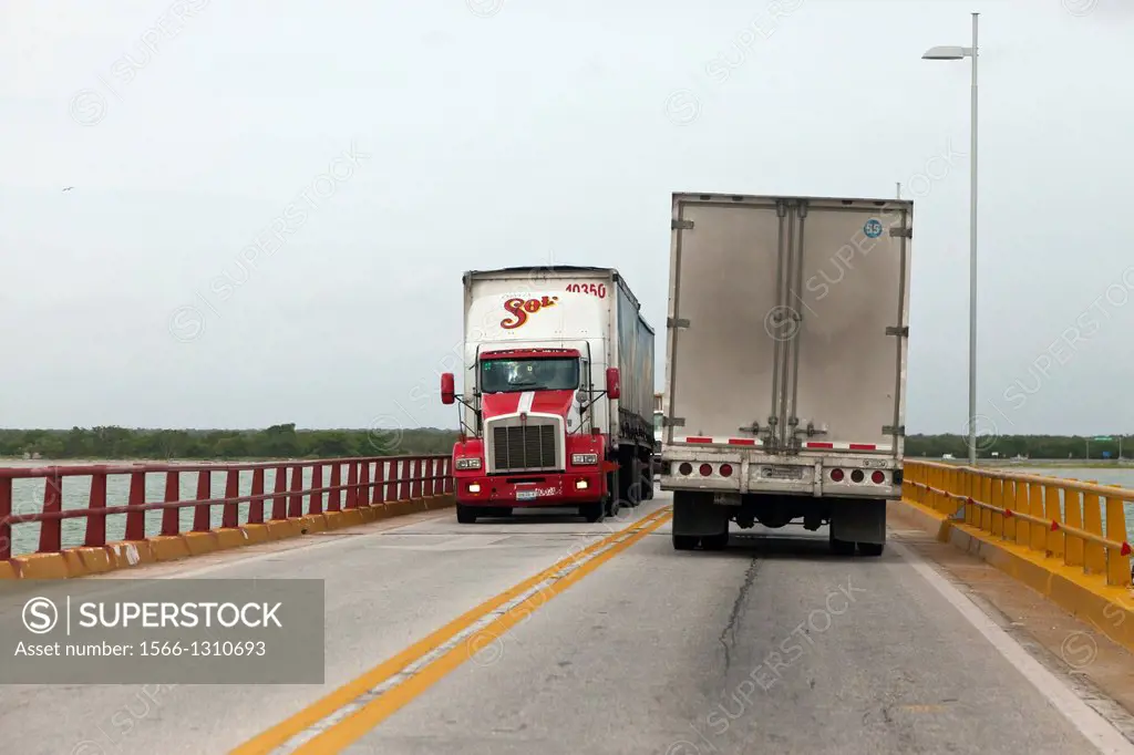 Travelling through the bridge between Ciudad del Carmen to Zacatal, Campeche.