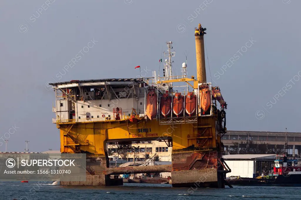 An oil platform at Veracruz shipyards, Mexico.