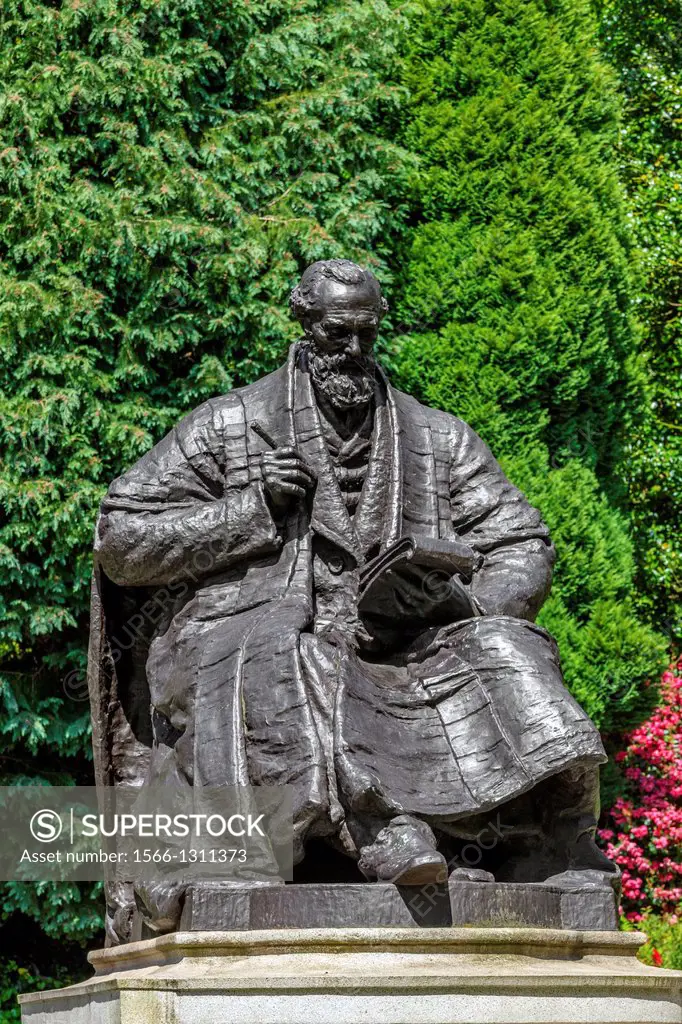 Statue of Joseph Lister, 1827 - 1912, in the Grounds of Kelvin Park, adjacent to Glasgow University. Lister was famous surgeon who was responsible for...