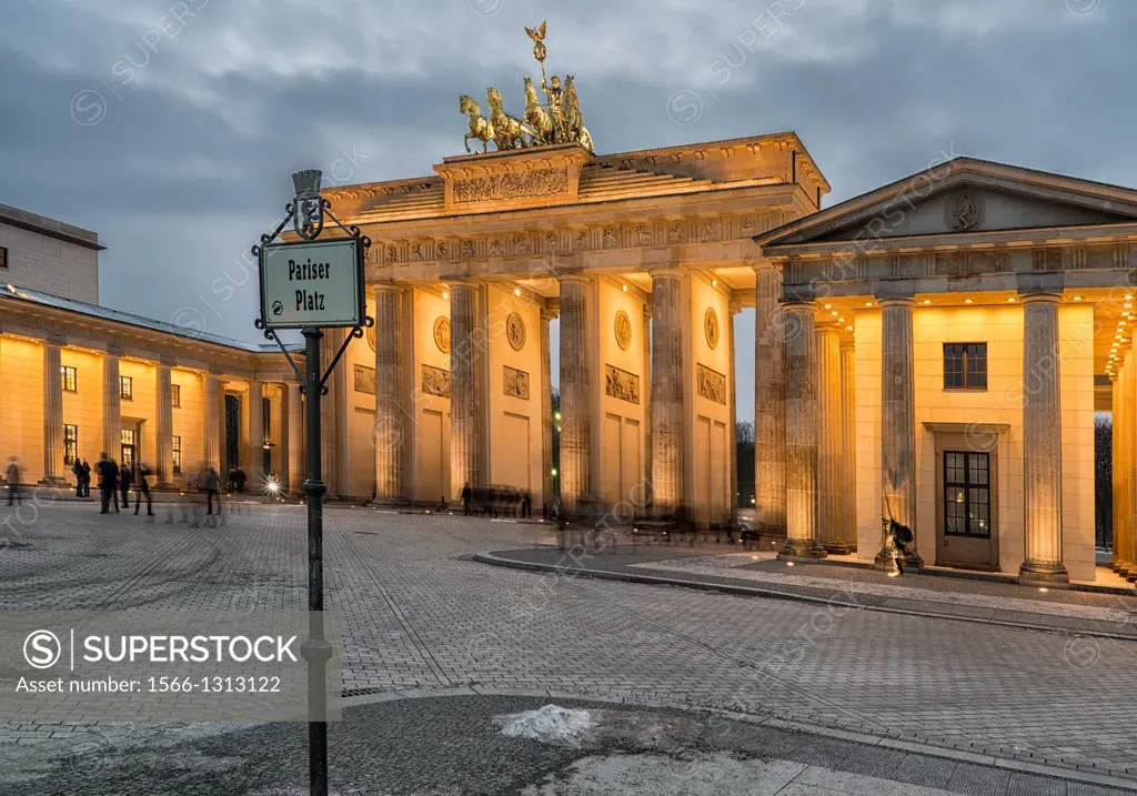 The Brandenburg Gate at night,Brandenburger Tor,Mitte,Berlin,Germany.