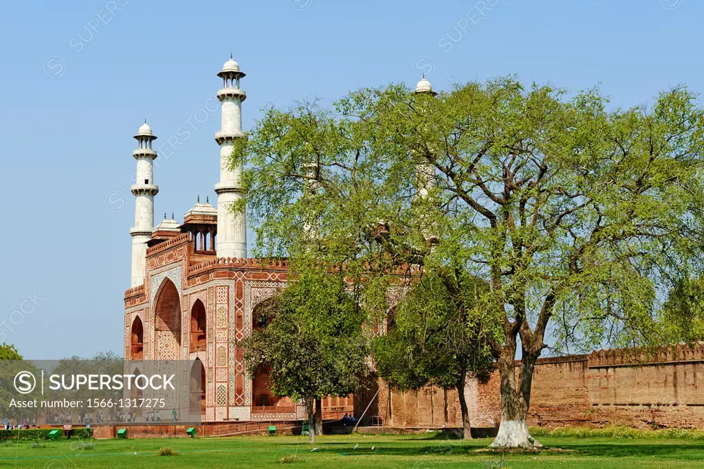 India, Uttar Pradesh state, Sikandra near Agra, Akbar mausoleum, Moghul emperor.