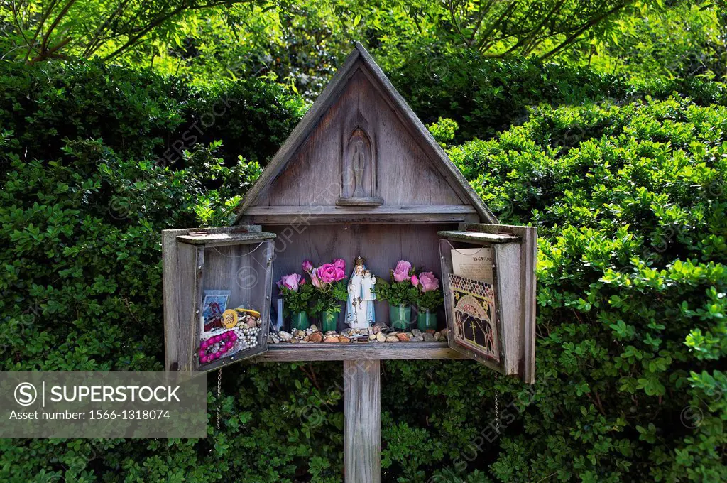 Small shrine dedicated to the Virgin Mary, St Mary's Catholic Church, Annapolis, Maryland, USA.