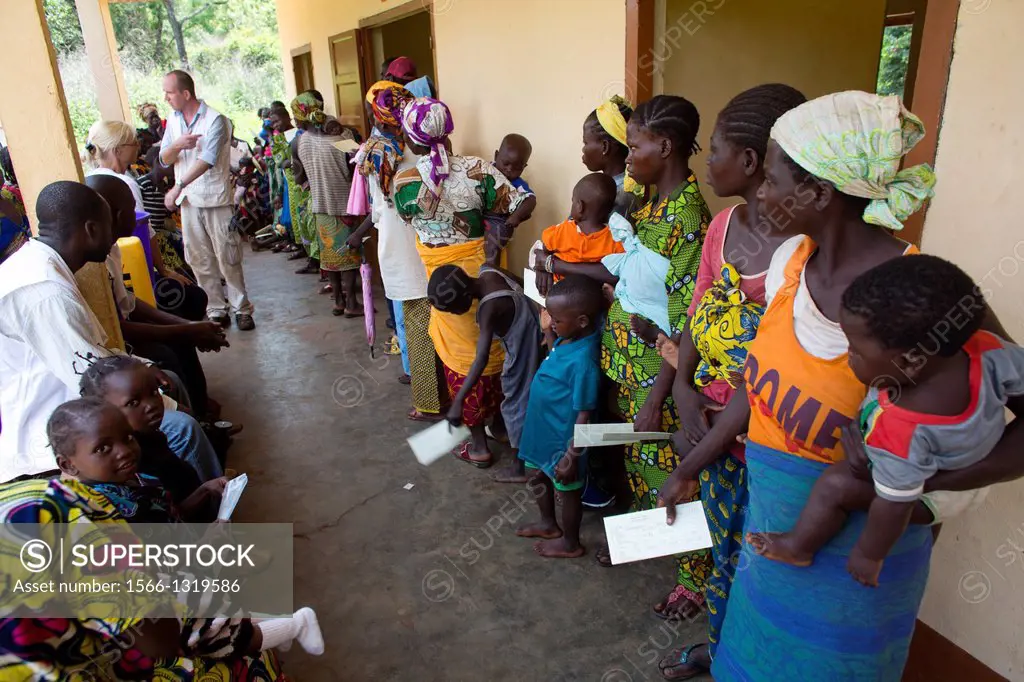 MSF mobile clinic in Central African Republic treating people from malaria.