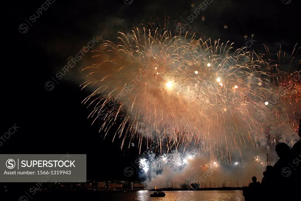 fireworks over Lake Geneva, Days of Geneva celebrated every year in August, Geneva, Switzerland