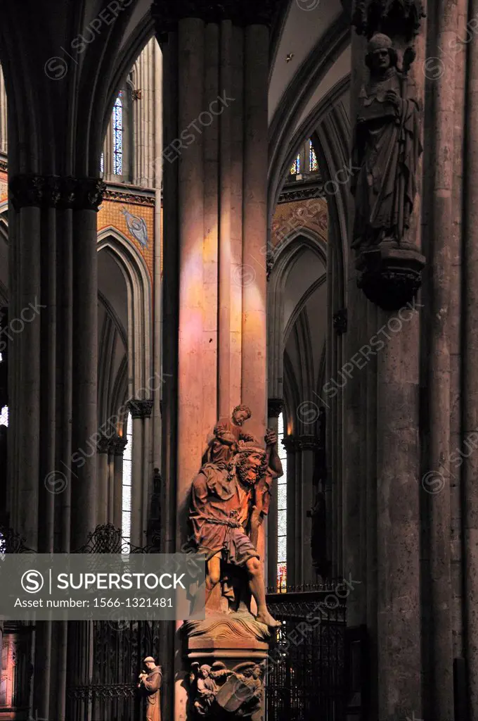 Cologne Cathedral German: Kölner Dom, officially Hohe Domkirche St. Petrus, English: High Cathedral of St. Peter is a Roman Catholic church in Cologne...