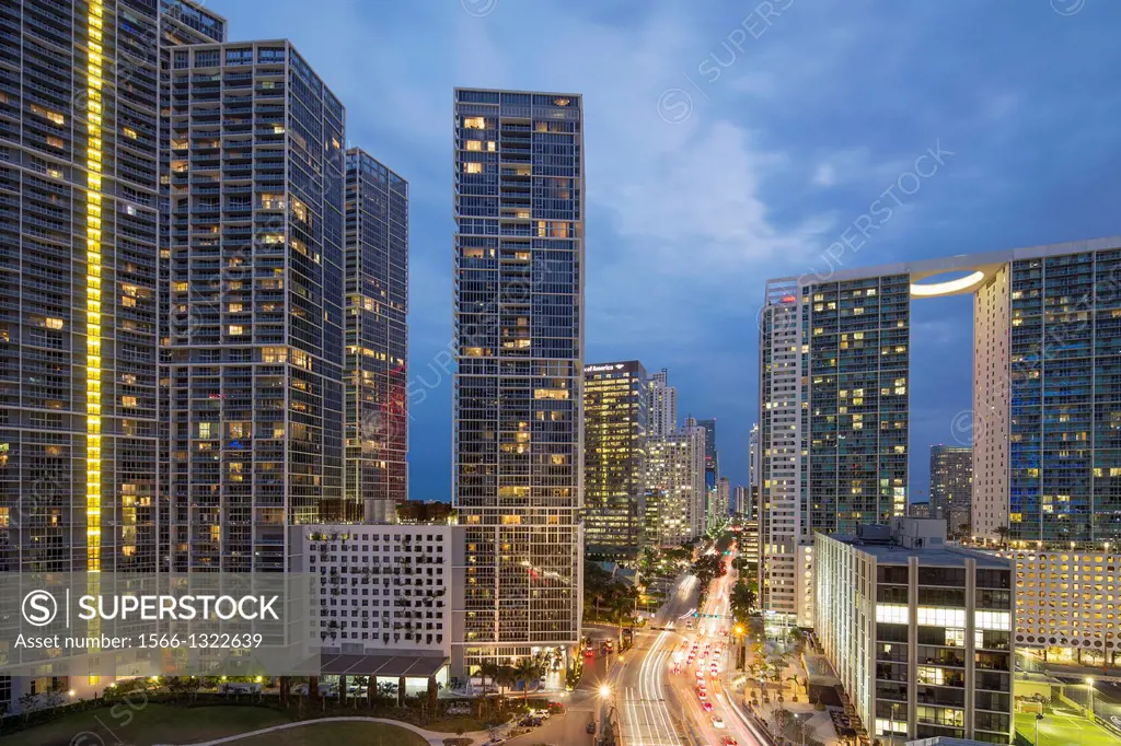 View south on Brickell Avenue, Miami, Florida (Icon Brickell , left; 500 Brickell, right), USA