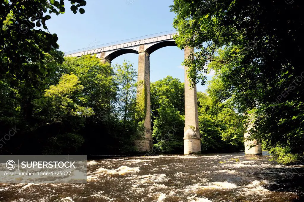 Pontcysyllte Aqueduct finished 1805 carries canal boats on Llangollen Canal over the River Dee valley near Wrexham, Wales, UK.