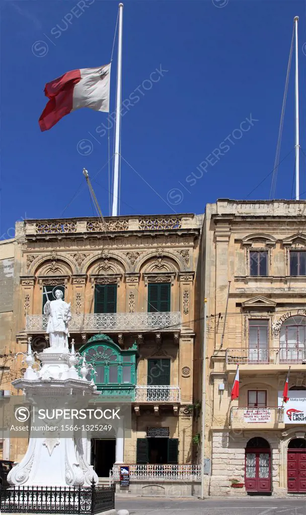 Malta, Vittoriosa, Birgu, Victory Square, St Lawrence statue,.