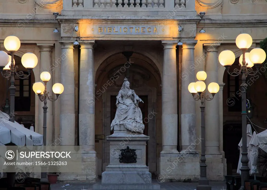 Malta, Valletta, National Library, Queen Victoria statue, Republic Square,.