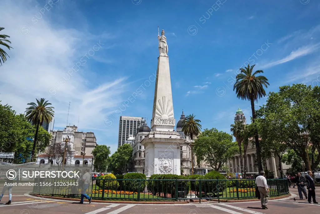May Pyramid, Plaza de Mayo, May Square, Buenos Aires, Argentina.