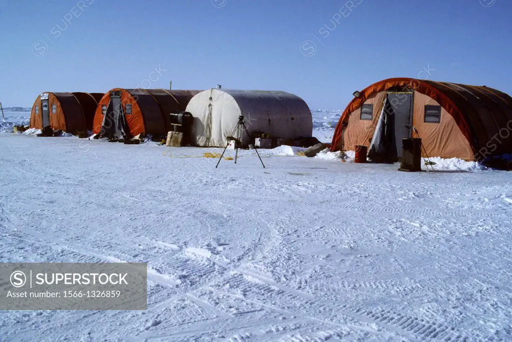 CANADA, BEECHY ISLAND, 1983 NATIONAL GEOGRAPHIC EXPEDITION CAMP, SEARCHING FOR REMAINS FROM JOHN FRANKLIN'S EXPEDITION IN 1845.