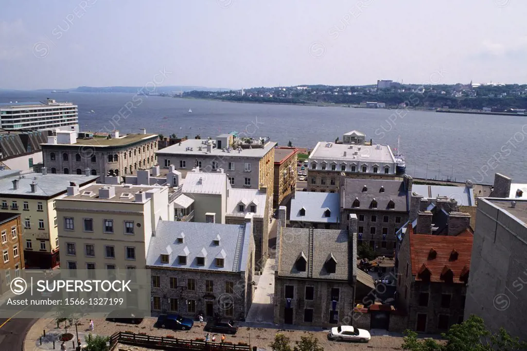CANADA, QUEBEC CITY, VIEW OF ST. LAWRENCE RIVER.