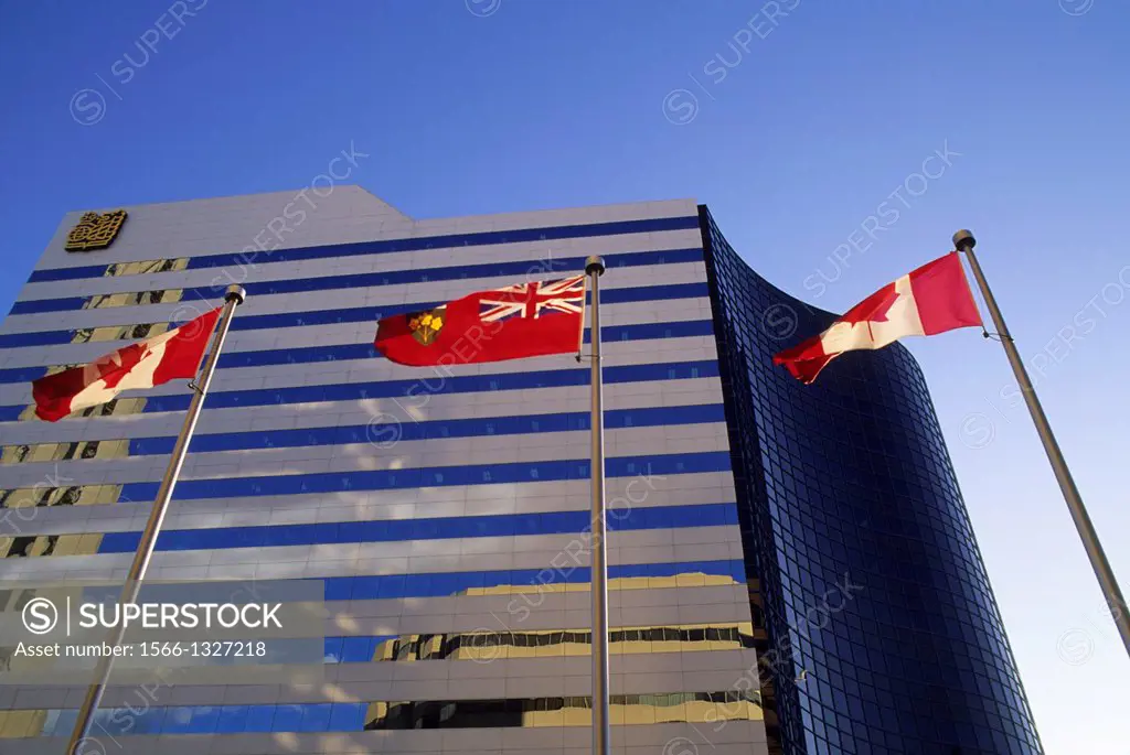 CANADA, ONTARIO, TORONTO, DOWNTOWN, MODERN ARCHITECTURE WITH FLAGS.
