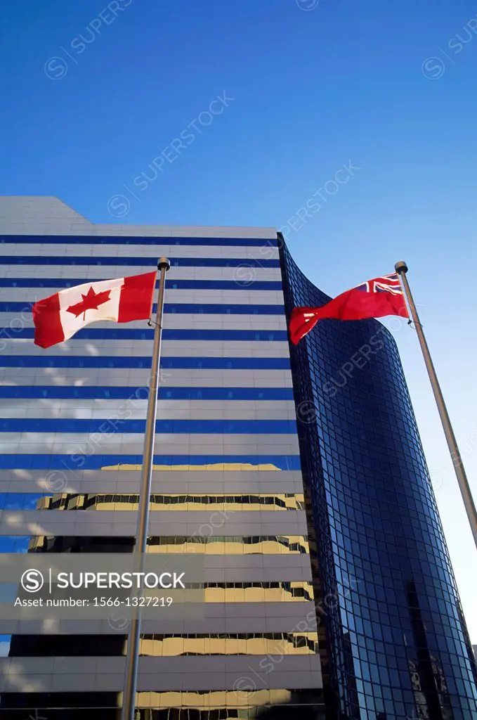 CANADA, ONTARIO, TORONTO, DOWNTOWN, MODERN ARCHITECTURE WITH FLAGS.
