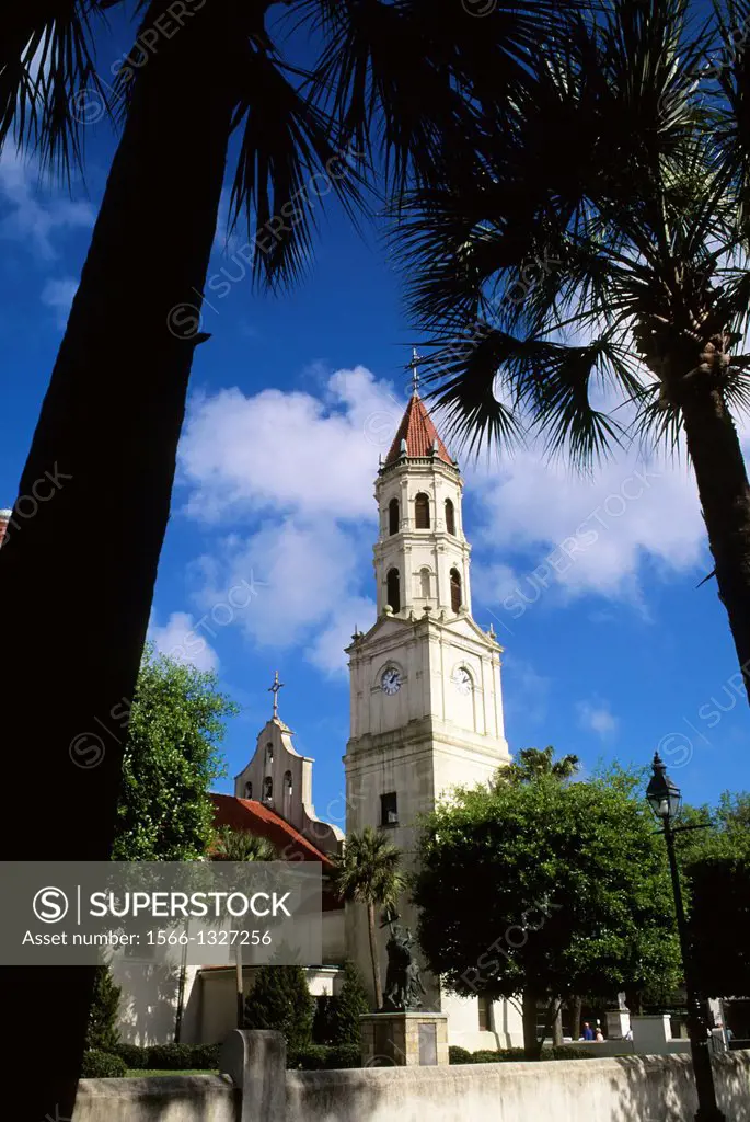 USA, FLORIDA, ST. AUGUSTINE, BASILICA-CATHEDRAL OF ST. AUGUSTINE.