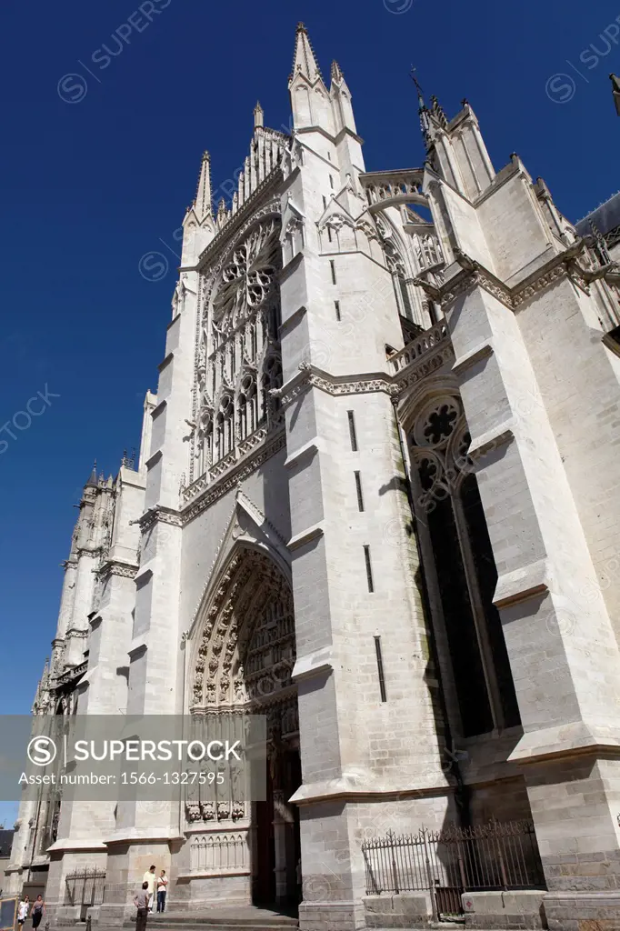 France, Somme departement, Amiens, the gothic cathedral, built by architect Robert de Luzarches, from 1220 to 1288, is France's largest cathedral, hei...