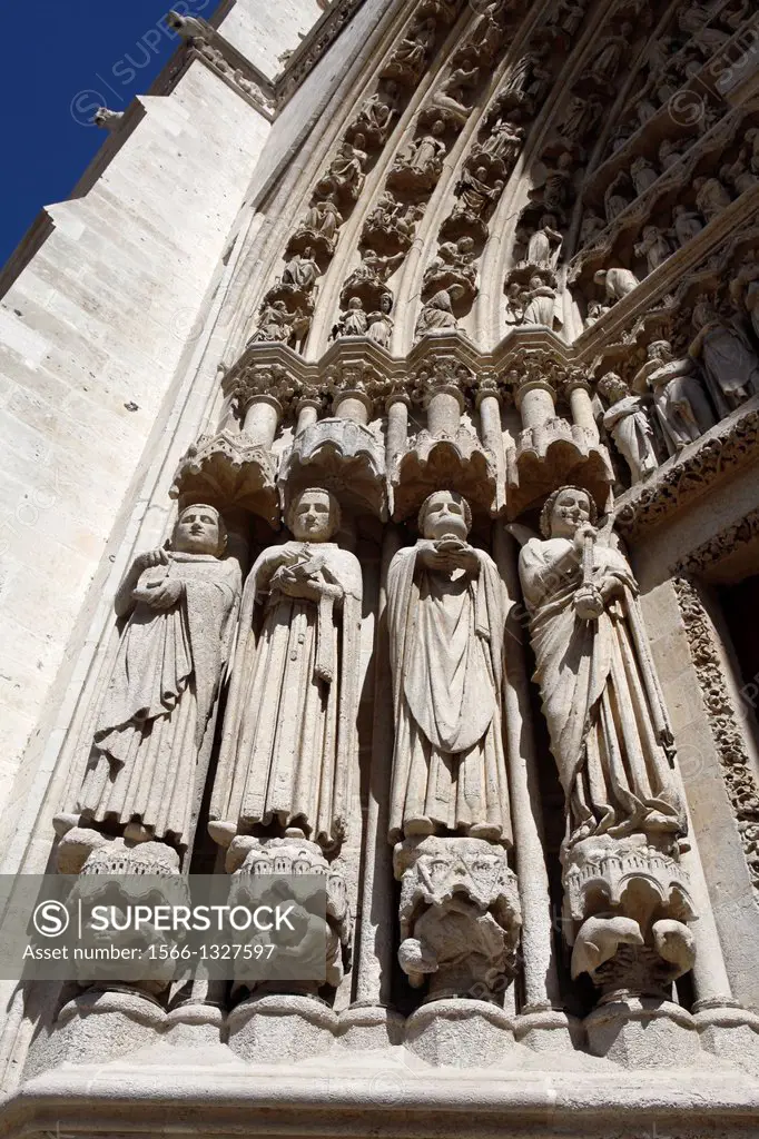 France, Somme departement, Amiens, the gothic cathedral, built by architect Robert de Luzarches, from 1220 to 1288, is France's largest cathedral, hei...