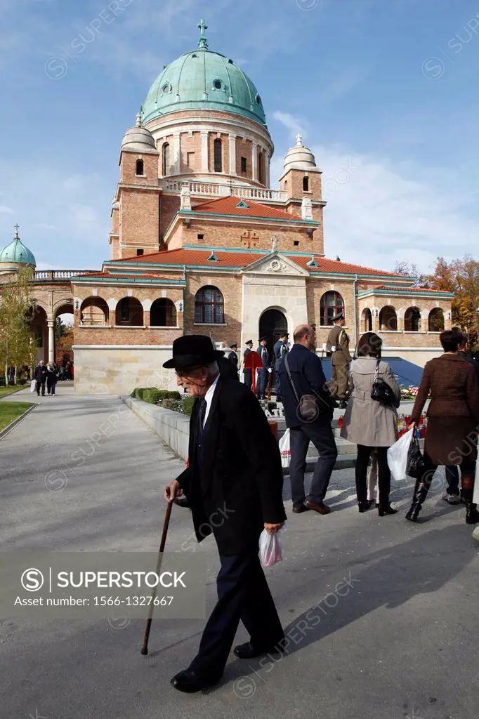 Croatia, Zagorje province, Zagreb, the Mirogoj cemetery, one of europe largest, during the all saints day