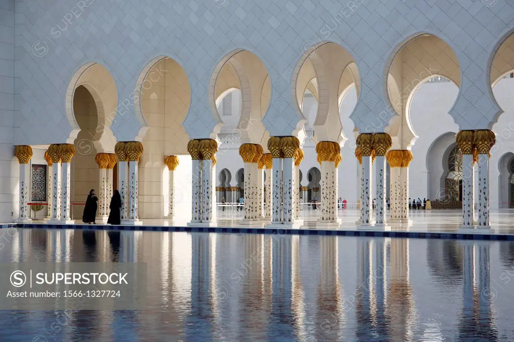 United Arab Emirates (UAE),Abu Dhabi, Great Mosque Sheikh Zayed Bin Sultan Al Nahyan achieved in 2007, may contain iup to 40000 worshippers