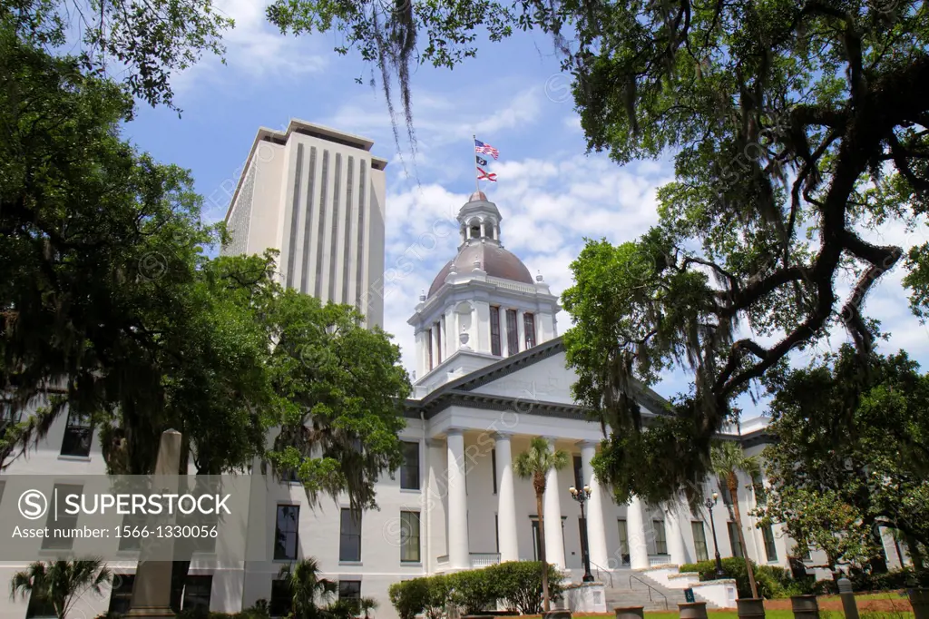 Florida, Tallahassee, Florida State Capitol, Historic Old Capitol, Classical Revival, museum, building, live oak trees, Spanish moss, exterior, front,...