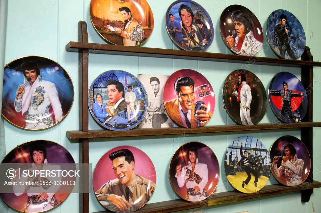 Florida, LaBelle, Country Peddler Antique Mall, front, entrance, antiques, collectible plates, Elvis Presley,.