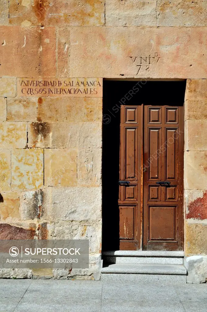 Door of International Courses in the University of Salamanca.