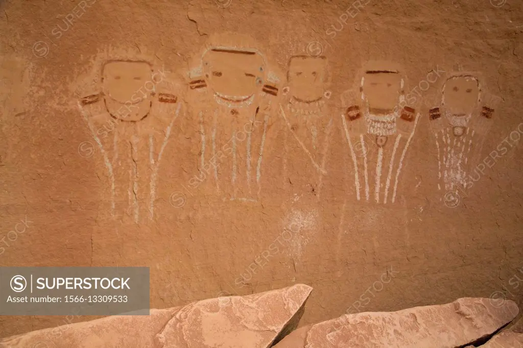 Five Faces Pictograph, Anthropomorph images are 700-1000 years old, Davis Canyon, Canyonlands National Park, Utah, USA