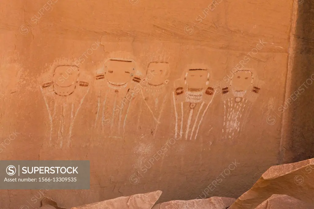 Five Faces Pictograph, Anthropomorph images are 700-1000 years old, Davis Canyon, Canyonlands National Park, Utah, USA