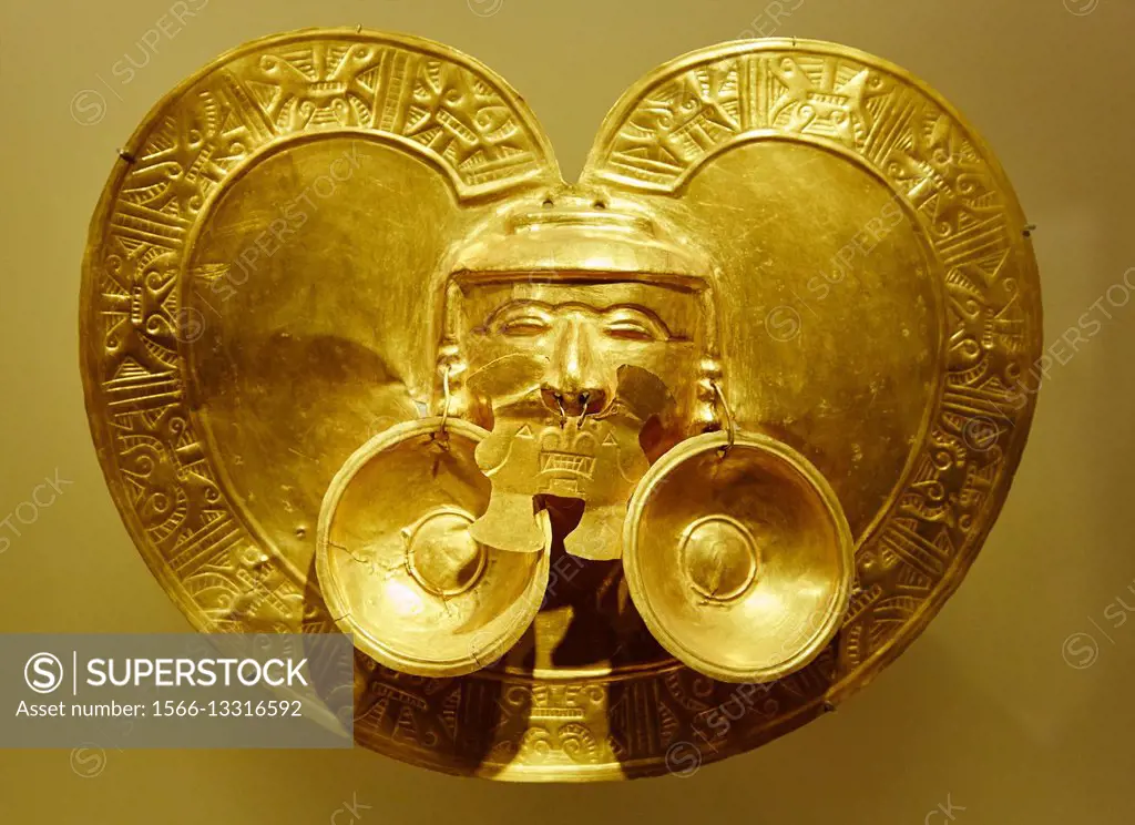Golden pectoral, pre-Hispanic gold work, Museo del Oro, Gold Museum, Bogota, Cundinamarca, Colombia, South America