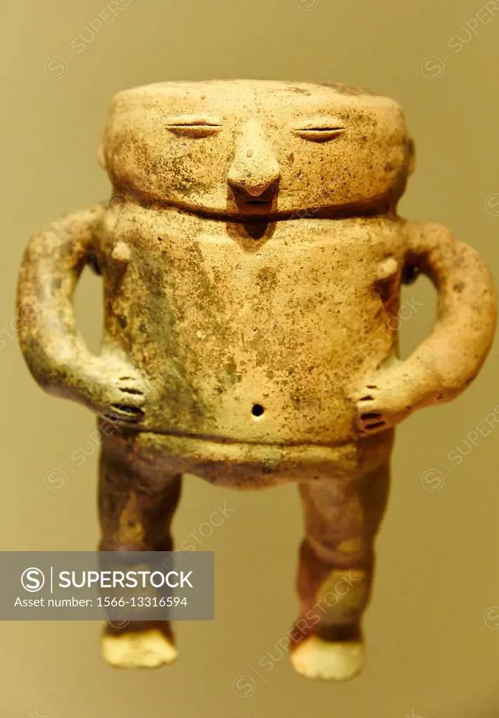 Terracotta figurine from Quimbaya pre-columbian civilization, Museo del Oro, Gold Museum, Bogota, Cundinamarca, Colombia, South America