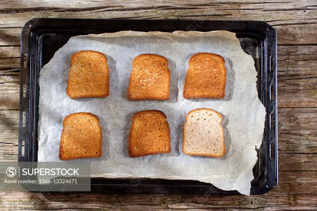 Soft toasted slices of bread in the oven.
