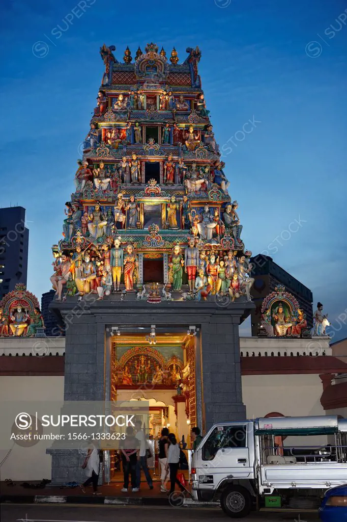 Sri Mariamman Temple at night. Chinatown, Singapore.