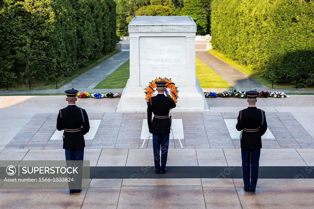 Guarded Tomb of the Unknown Soldier, Arlington Cemetery, Virginia, USA.