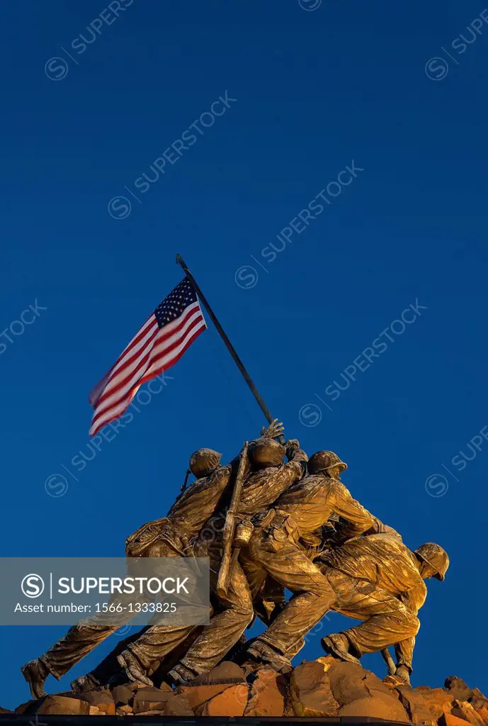 Marine Corps War Memorial, also Iwo Jima Memorial, Arlington Ridge Park, Arlington, Virginia, USA.
