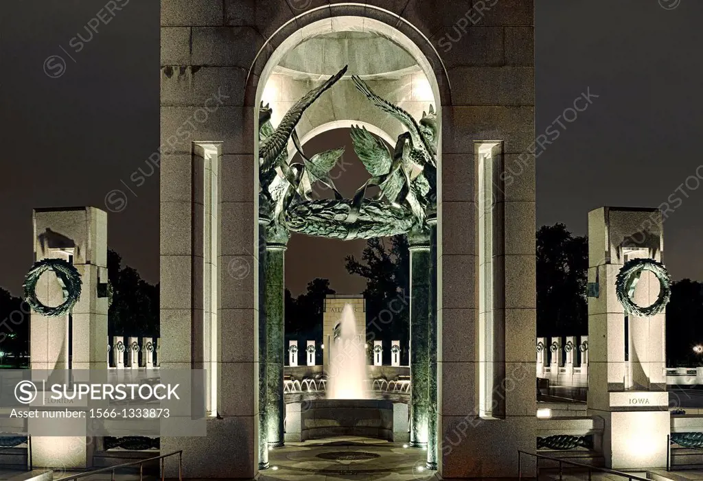 The World War II Memorial, National Mall, Washington DC, USA.