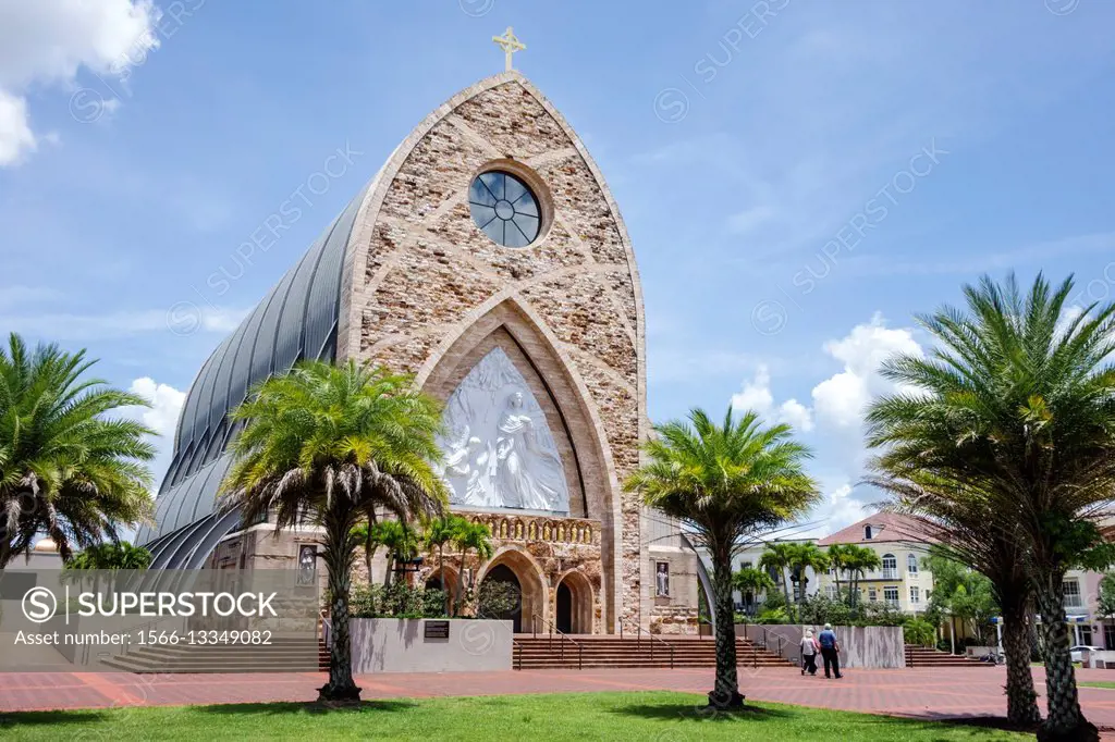 Florida, Collier County, Ave Maria, Ave Maria University, planned college town, Tom Monaghan, Ave Maria Oratory, church, Roman Catholic, religion, edu...
