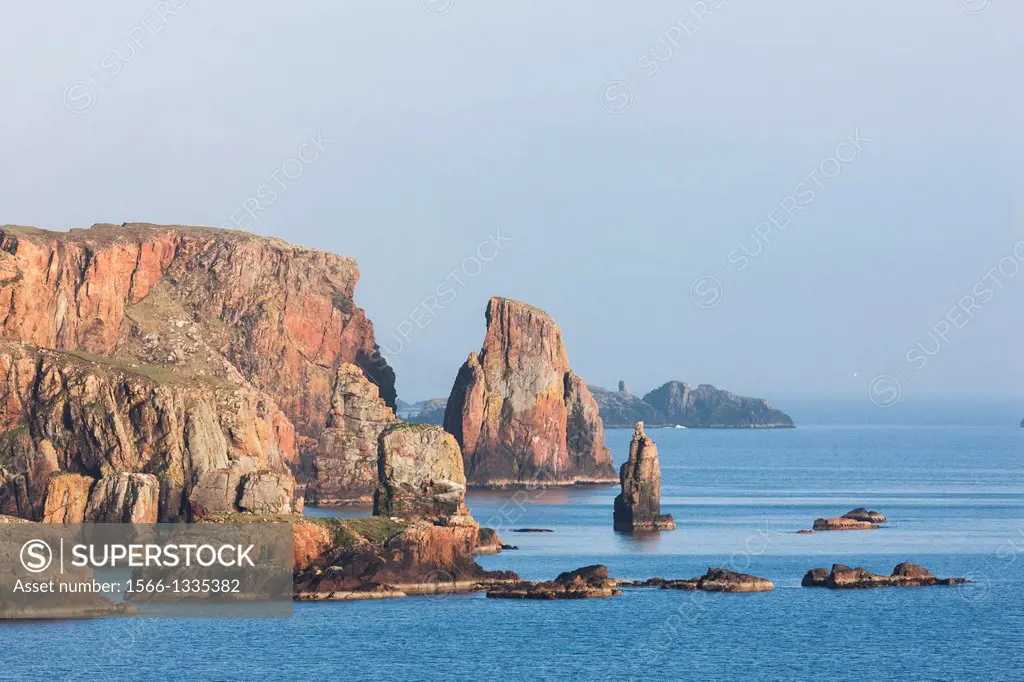 Landscape on the Eshaness peninsula, the red cliffs of The Neap. europe, central europe, northern europe, united kingdom, great britain, scotland, nor...