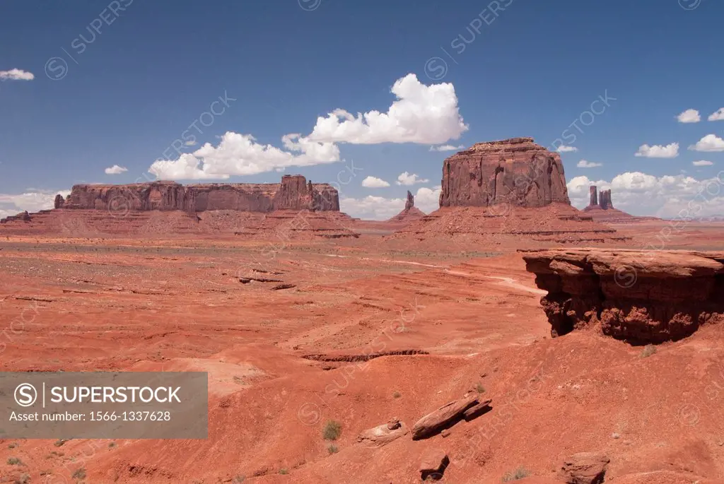 USA, Utah, Monument Valley Navajo Tribal Park, view from John Ford's Point.  