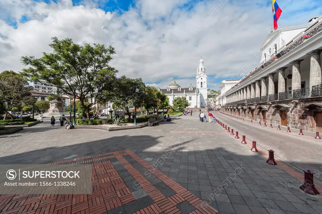 Independence square with the Metropolitan Cathedral and the Presidential Palace, Quito, Pichincha Province, Ecuador, Unesco World Heritage Site.
