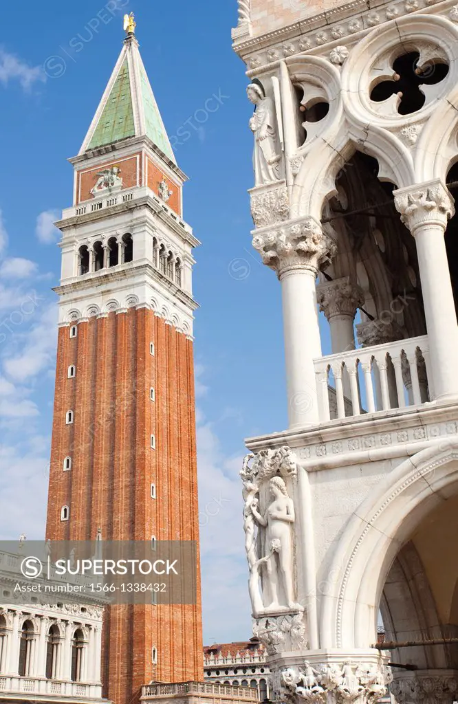 Doge´s Palace or Ducale Palace, in background St Mark Bell Tower Campanile, St Mark´s square, Venice, Veneto, Italy, Europe.