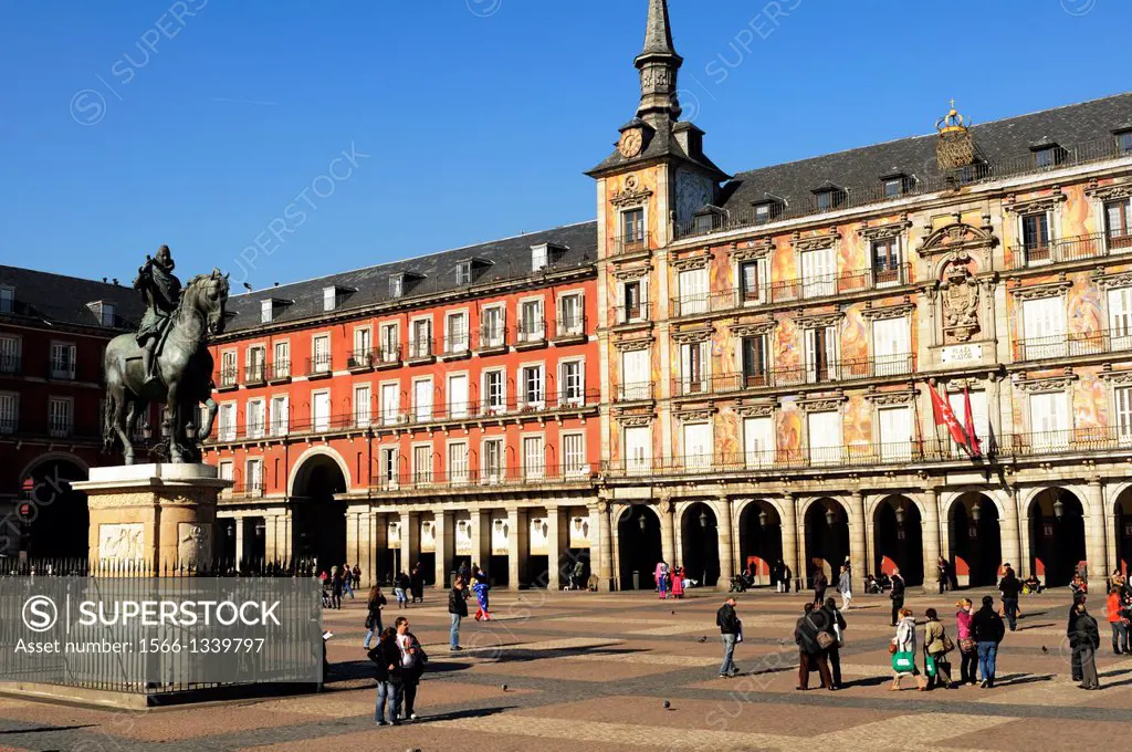 Spain. Madrid. Plaza Mayor (Main square), north wing. To the right the Casa de la Panaderia ( Bakery House) (17th century).
