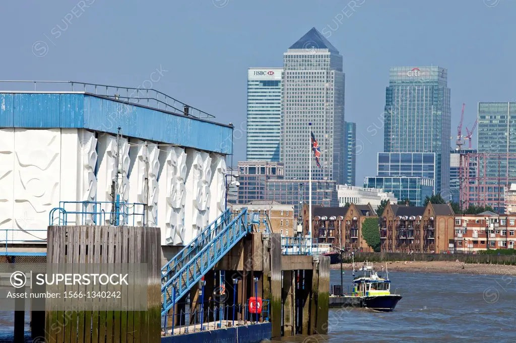 River Thames and Canary Wharf, London, England.