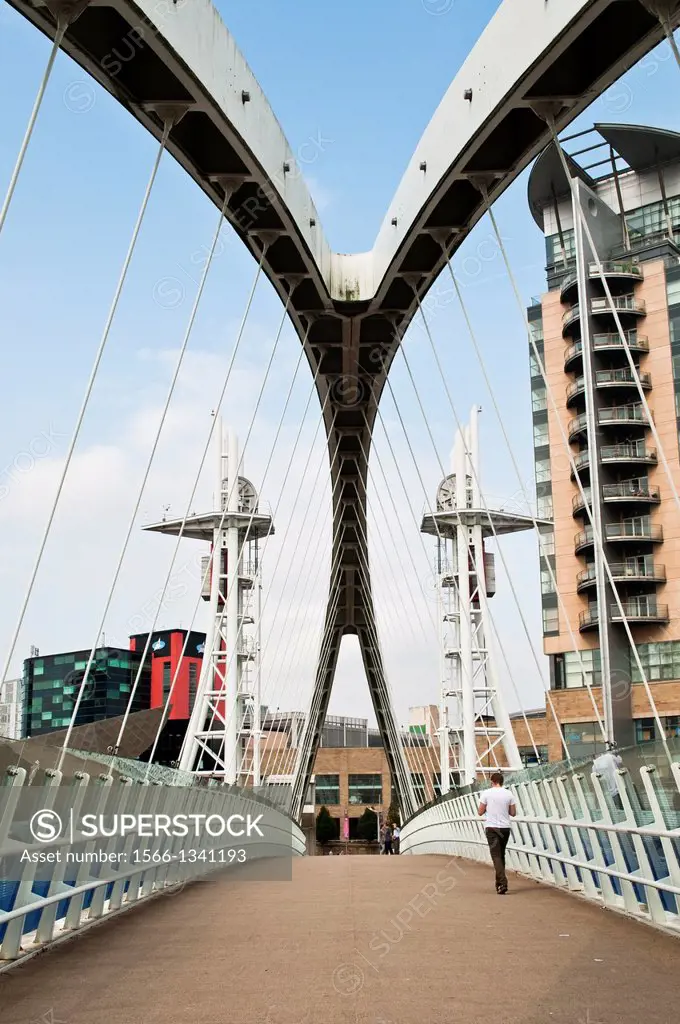 The Lowry footbridge, Salford Quays, Greater Manchester, UK.